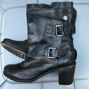 Women’s size 39 “Grotesque Shoes”, handsown Italian soft calf leather boots